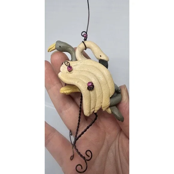 Vtg Handmade Pottery Art Whimsical Hugging Birds Ornament By Claire Barr Wilson - Picture 2 of 7